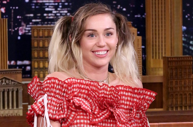 MRA6eeece_miley_cyrus_old_self_bikini