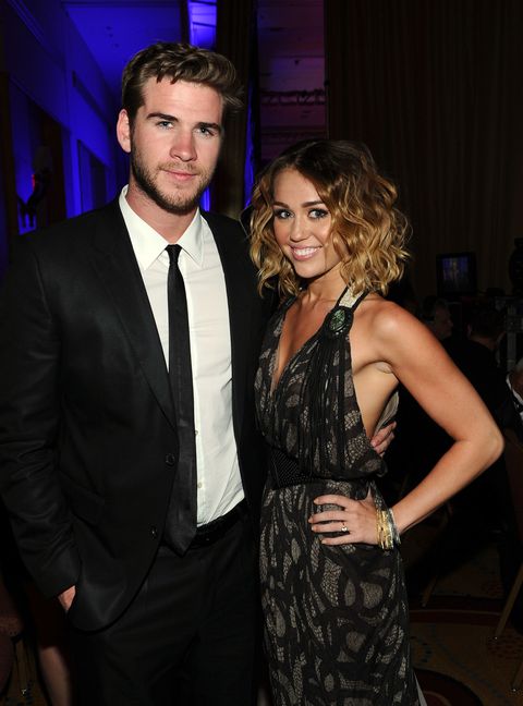 gallery-1453401873-miley-cyrus-liam-hemsworth-engagement-ring-rumor-2012